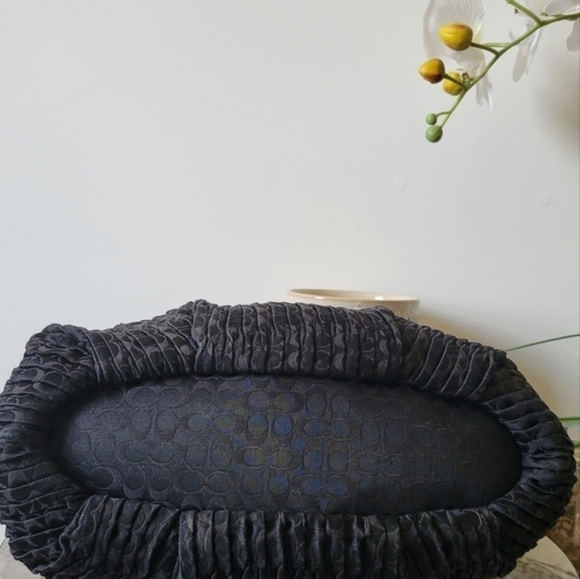 Coach Madison - Picture 3 of 6